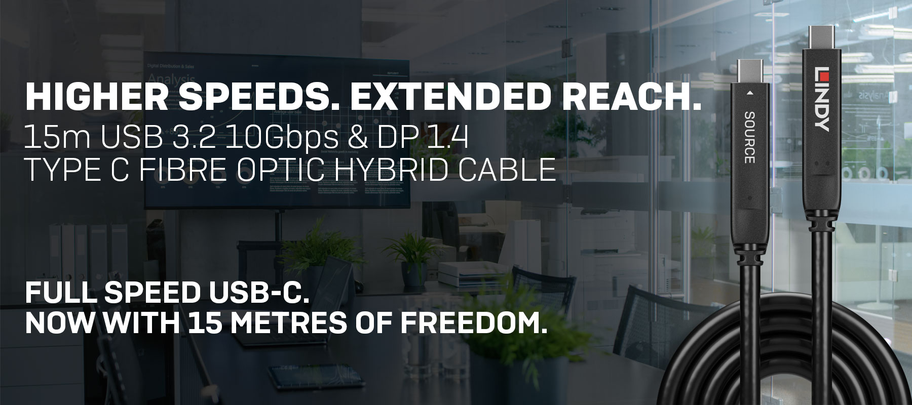 Lindy 15m USB 3.2 Gen 2 & DP 1.4 Type C Hybrid Cable
